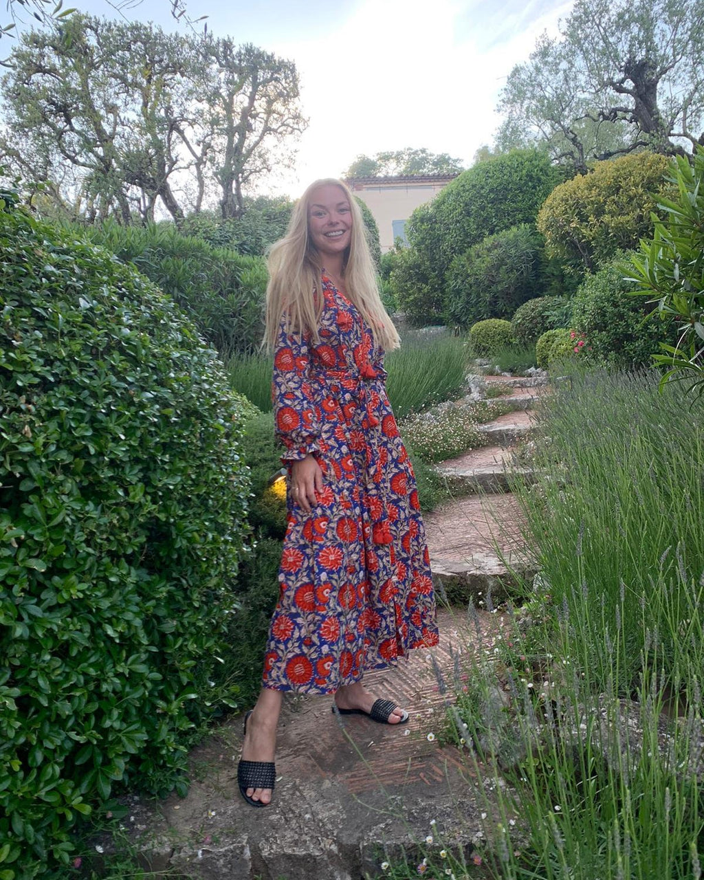 Sunflower Glory Print With Burnt Orange Tassels